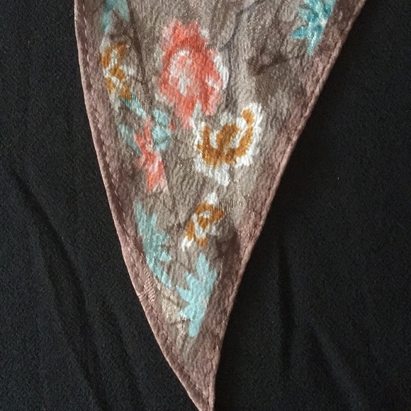 Oscar de la Renta Silk Scarf - Picture 3 of 6